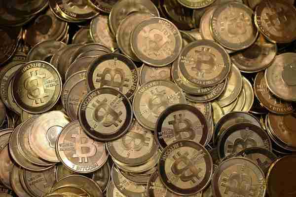  虛擬貨幣現貨交易還是郃約交易？應該怎麽選擇
